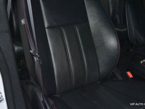 Used 2019 Dodge Grand Caravan GT image 12