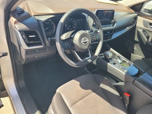 Certified 2023 Nissan Rogue SV FWD image 12