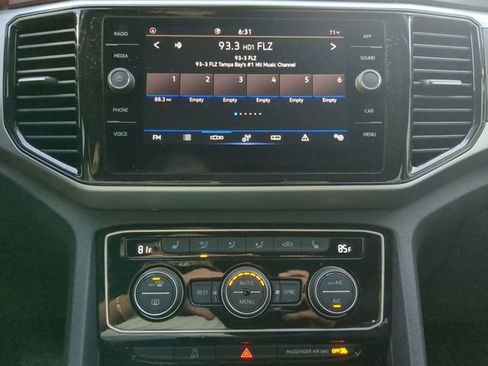 Certified 2022 Volkswagen Atlas SE w/ Panoramic Sunroof Package image 23