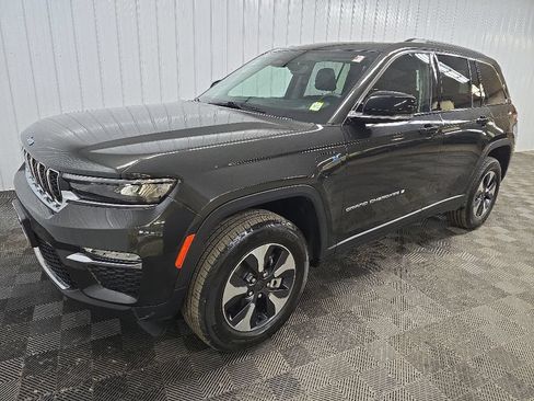 Used 2023 Jeep Grand Cherokee 4WD 4xe image 8