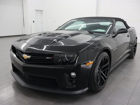 Used 2015 Chevrolet Camaro ZL1 RWD image 7