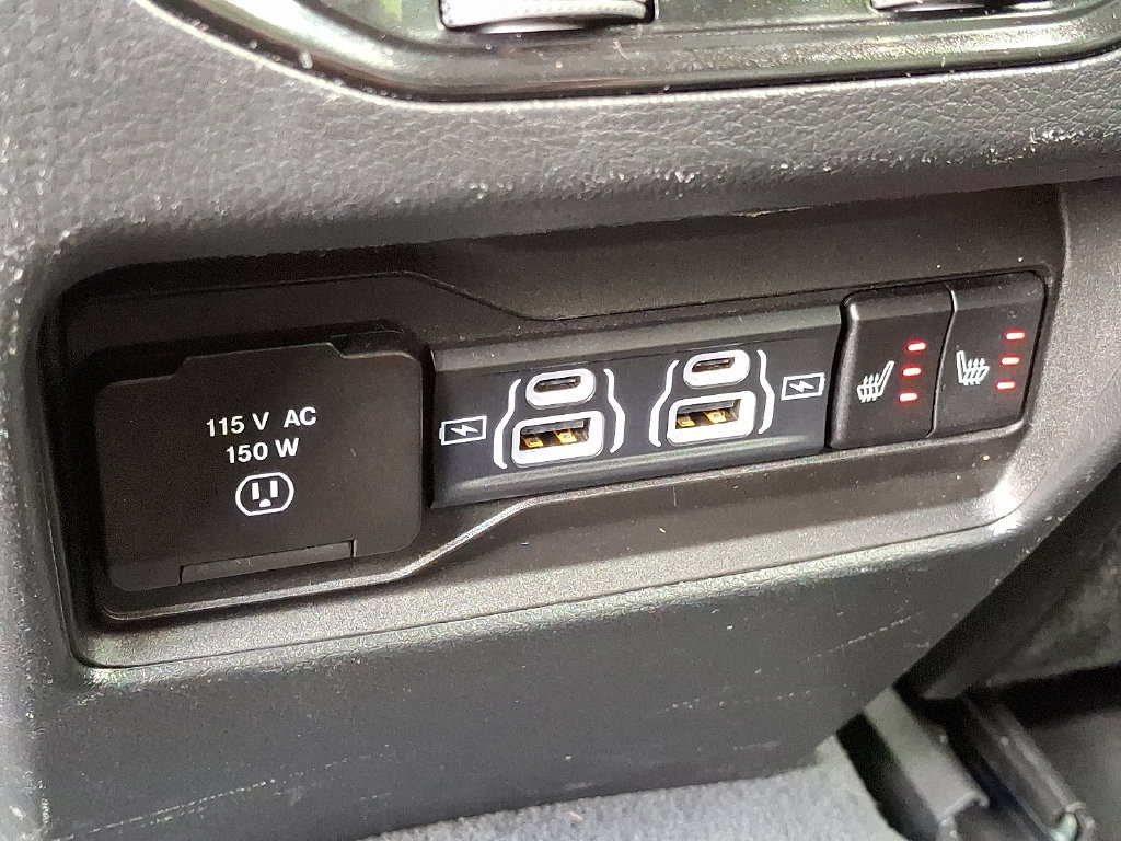 Used 2023 Jeep Grand Cherokee Limited AWD/4WD image 11