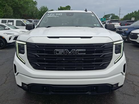 Used 2022 GMC Sierra 1500 Elevation w/ LPO, Elevation Black Package AWD/4WD image 2