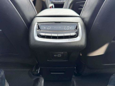 Used 2024 Cadillac XT6 Sport w/ Technology Package AWD/4WD image 41