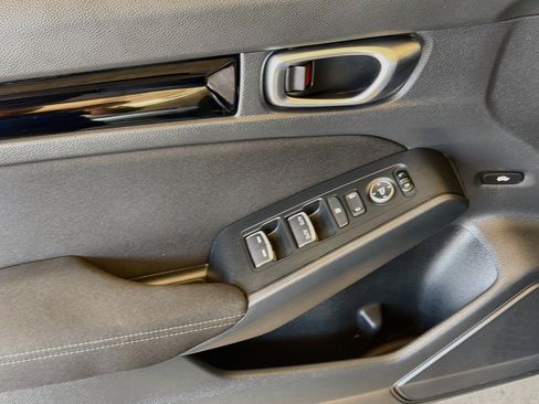 Certified 2025 Honda Civic Sport image 16