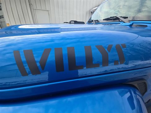 Used 2023 Jeep Gladiator Willys image 30