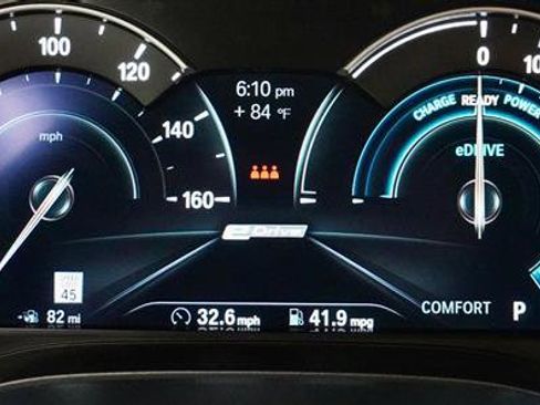 Used 2019 BMW 530e w/ Convenience Package image 12