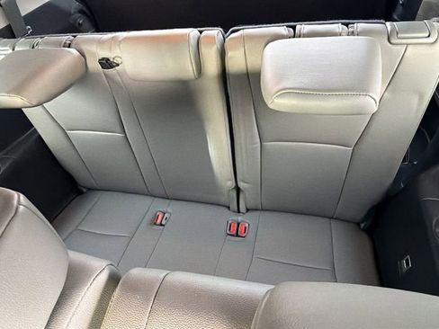 Used 2022 Toyota Highlander XLE image 22