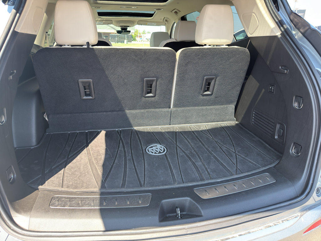 Used 2023 Buick Enclave Avenir w/ Avenir Technology Package FWD image 5