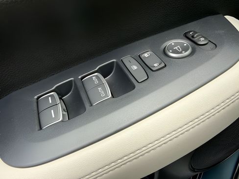 New 2027 Honda HR-V EX-L image 17