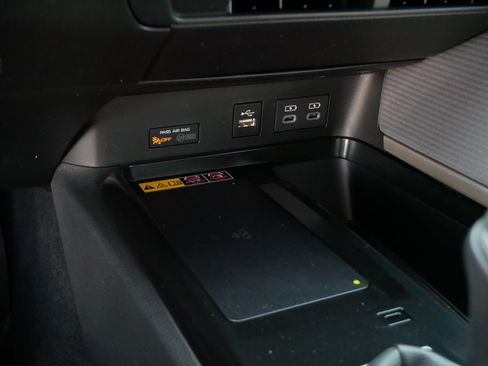 Certified 2025 Toyota Camry SE AWD/4WD image 30