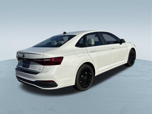 Used 2026 Volkswagen Jetta SE FWD image 6