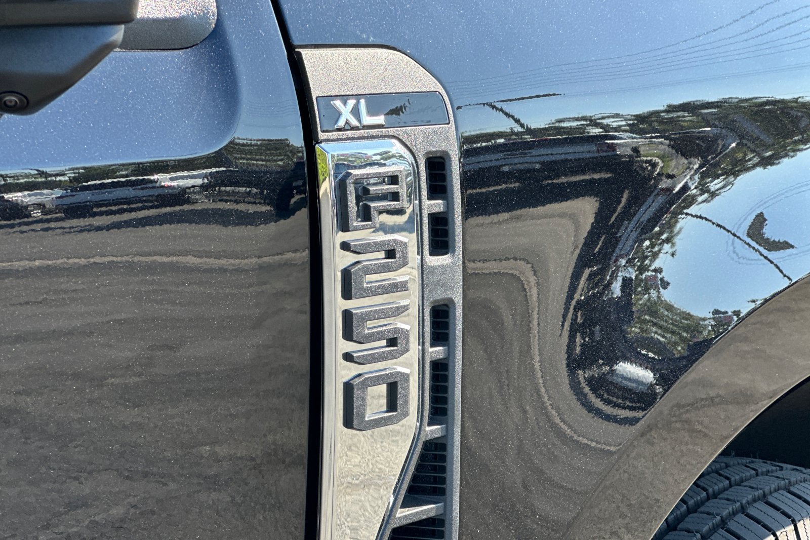 New 2026 Ford F250 XL w/ 360-Degree Camera Package RWD image 24