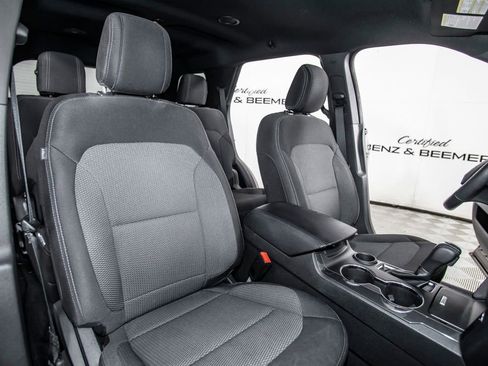 Used 2018 Ford Explorer XLT image 25