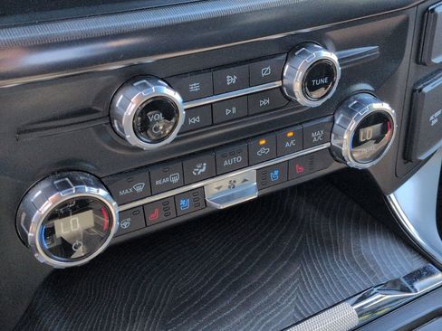 Used 2021 Ford F150 Platinum image 25