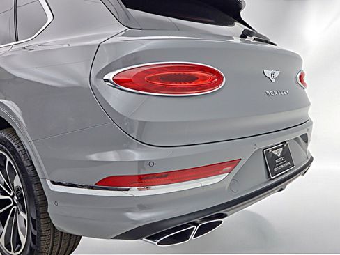 New 2025 Bentley Bentayga image 20