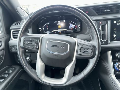 Used 2022 GMC Yukon XL Denali image 22