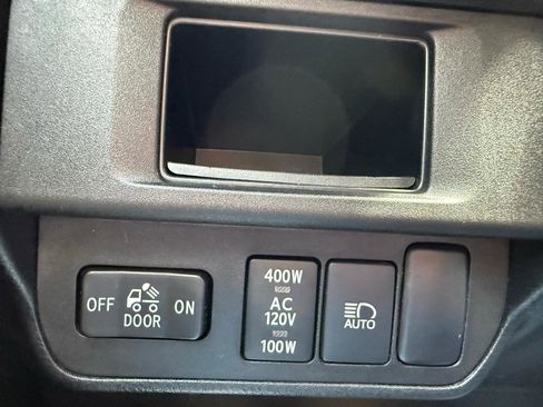 Used 2019 Toyota Tacoma TRD Sport w/ Technology Package RWD image 28