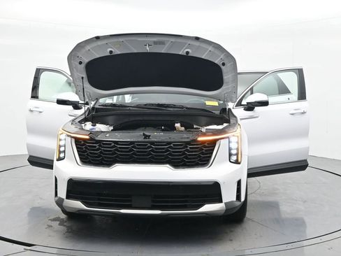 Used 2024 Kia Sorento S image 41