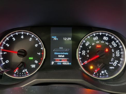 Used 2021 Toyota RAV4 XLE Premium FWD image 16
