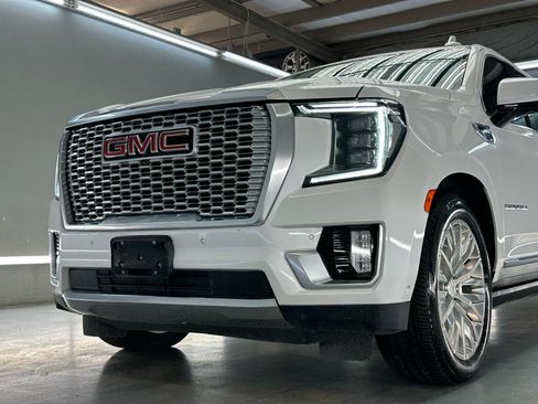 Used 2024 GMC Yukon XL Denali w/ Denali Reserve Package AWD/4WD image 4