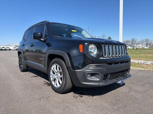 Used 2016 Jeep Renegade Latitude FWD image 1