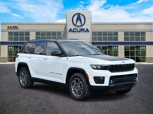 Used 2023 Jeep Grand Cherokee Trailhawk image 7