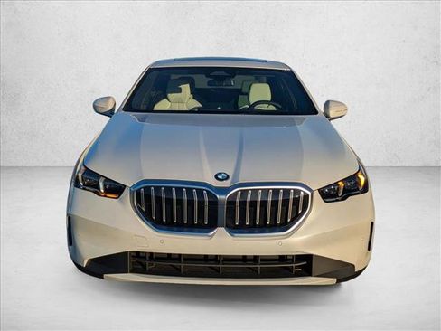 Certified 2025 BMW 530i image 2