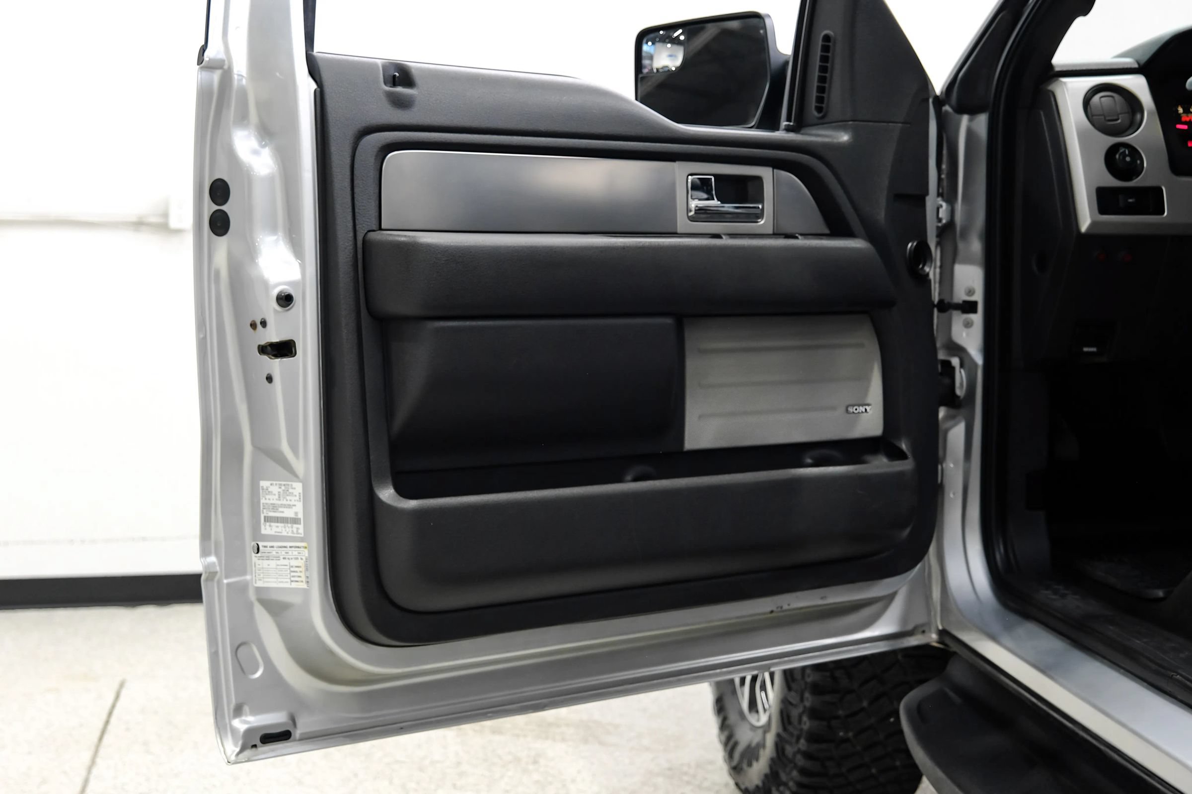 Used 2014 Ford F150 Raptor w/ Equipment Group 801A Luxury AWD/4WD image 46