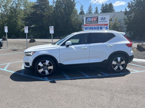 Used 2019 Volvo XC40 T5 Momentum AWD/4WD image 2