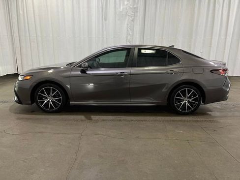 Certified 2023 Toyota Camry SE image 5