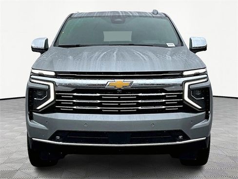 New 2025 Chevrolet Suburban Premier image 2
