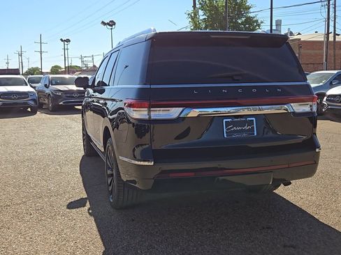 Used 2023 Lincoln Navigator Reserve image 7