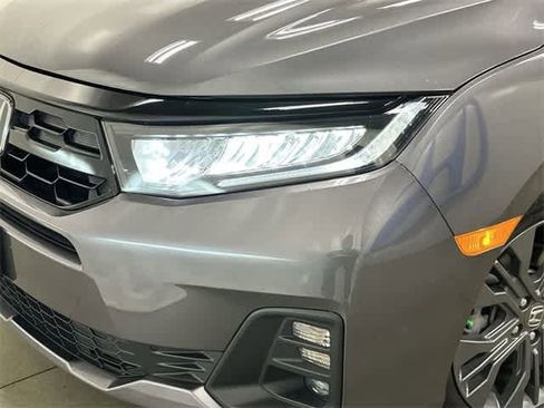 Certified 2025 Honda Odyssey Touring image 32