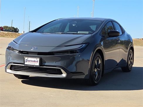 New 2026 Toyota Prius Plug-In Hybrid image 3