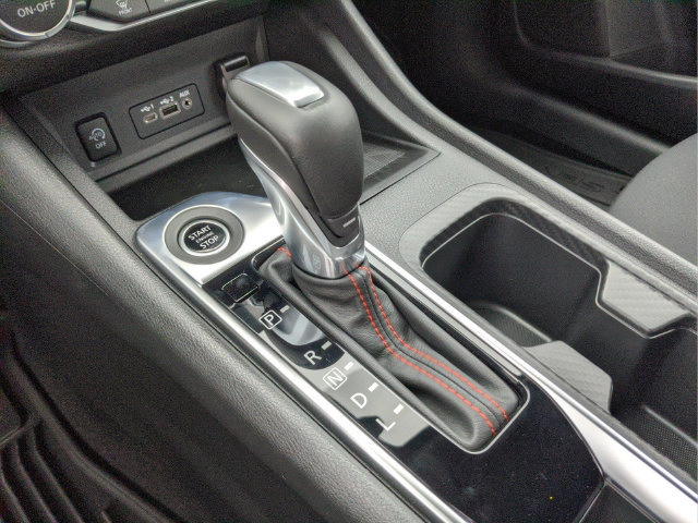 Certified 2025 Nissan Sentra SR FWD image 33