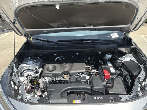 Used 2025 Toyota RAV4 XLE w/ Convenience Package image 34