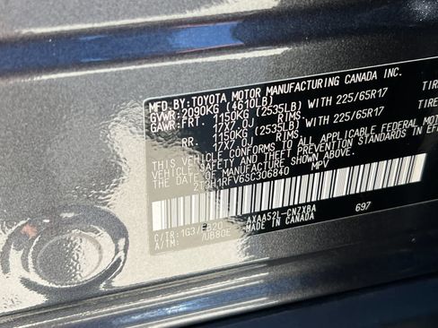 Used 2025 Toyota RAV4 LE FWD image 31