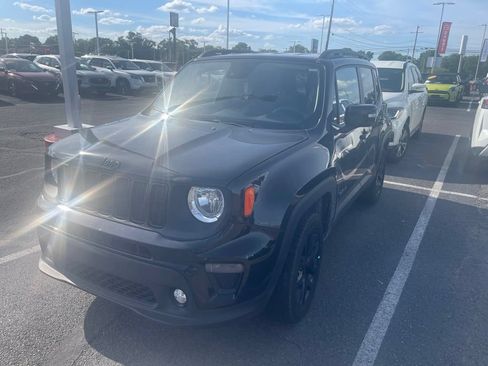 Used 2023 Jeep Renegade Altitude AWD/4WD image 2