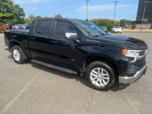 Used 2023 Chevrolet Silverado 1500 LT AWD/4WD image 4