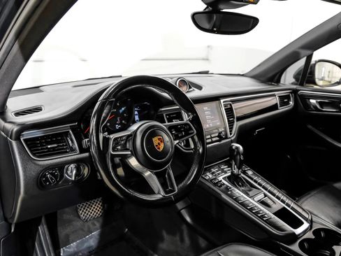 Used 2017 Porsche Macan GTS w/ Premium Package Plus AWD/4WD image 23