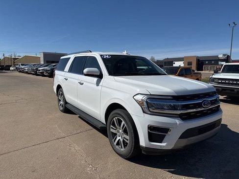Used 2024 Ford Expedition Max Limited AWD/4WD image 3