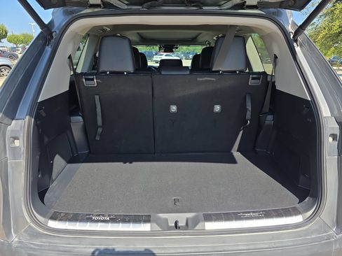 Used 2025 Toyota Grand Highlander AWD Hybrid image 31