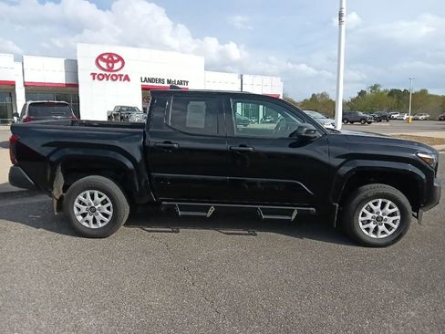 Used 2024 Toyota Tacoma SR AWD/4WD image 2