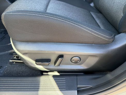 Used 2024 Nissan Rogue SV image 18