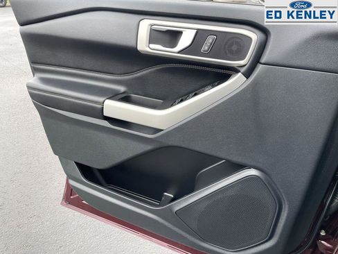 Used 2022 Ford Explorer XLT w/ Equipment Group 202A image 23