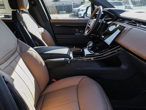 New 2026 Land Rover Range Rover Sport Dynamic SE AWD/4WD image 17