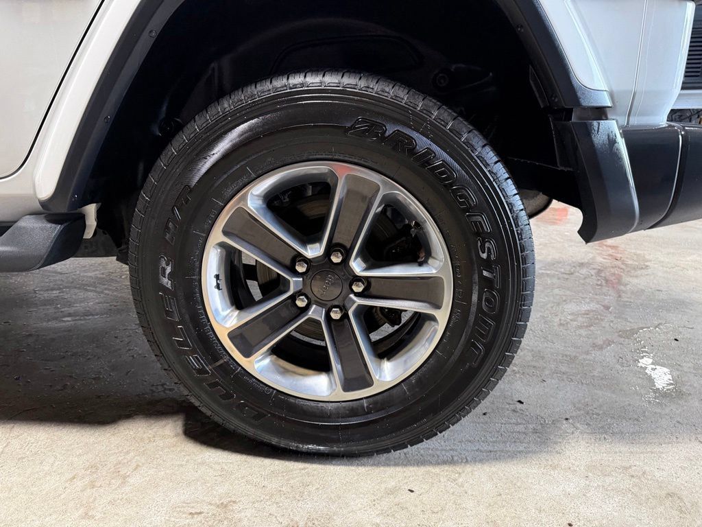Used 2019 Jeep Wrangler Unlimited Sahara w/ Uconnect 4C Nav & Sound Group AWD/4WD image 36