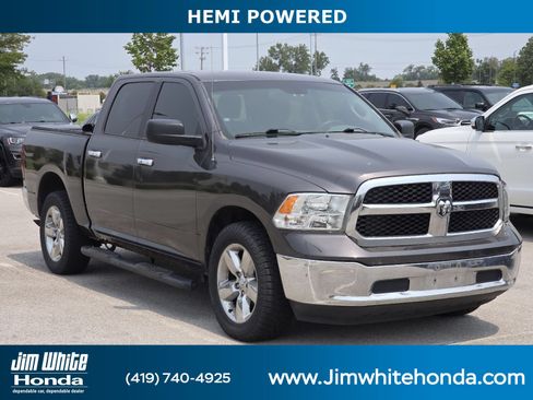 Used 2017 RAM 1500 Classic SLT AWD/4WD image 1