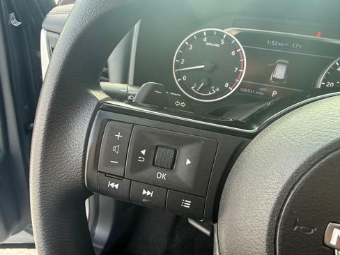 Used 2022 Nissan Rogue SV image 19